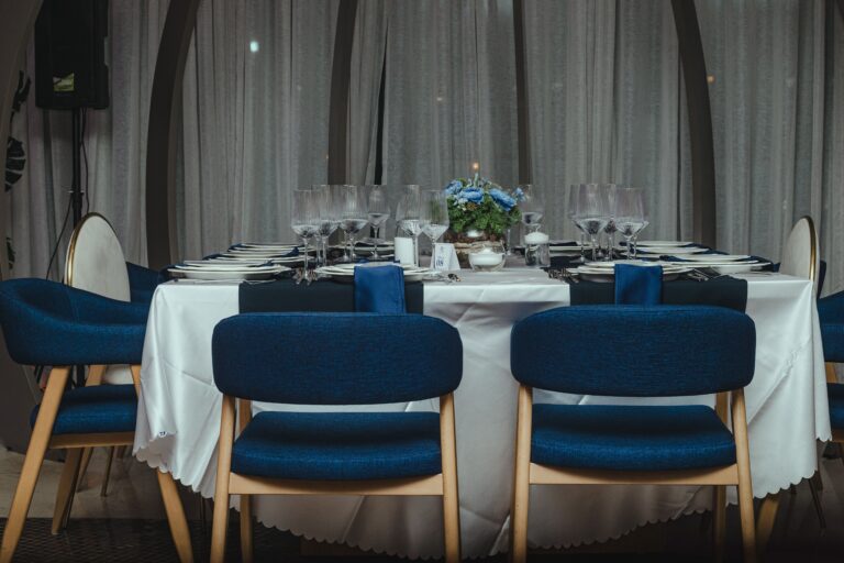 ‘AITA for bringing my own chair to family dinner after my uncle assigned seats by weight?’